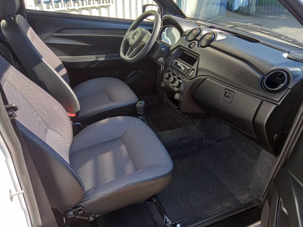 Intérieur de l’Aixam Minauto disponible à la location